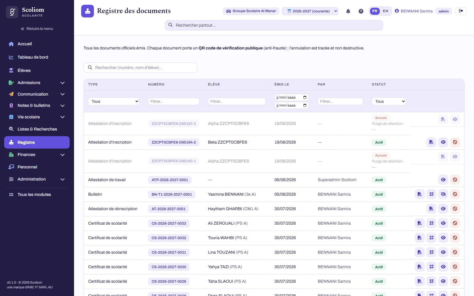 Document register in Scoliom Scolarité, interface shown in French: enrolment and re-enrolment letters, a report card and school certificates, each with its number, the student, the date of issue, who issued it and its active or cancelled status (sample data)